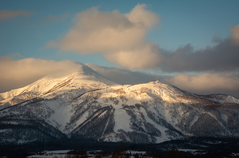 niseko united ski resorts sunset