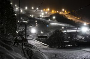 niseko hirafu night skiing best