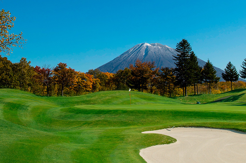 hanazono niseko golf autumn