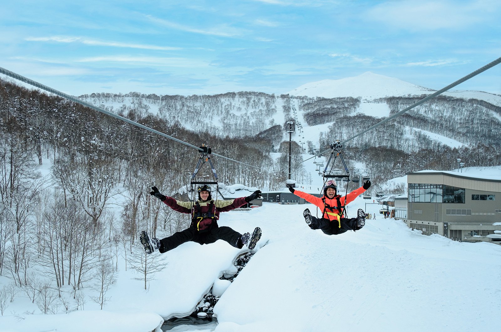 Fly above the snow! Hanazono Zipflight Winter 2023の画像